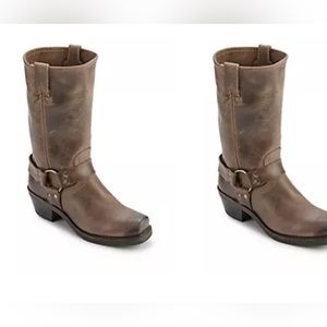 Frye (soletech) barely worn size 9 - female. All weather boots.